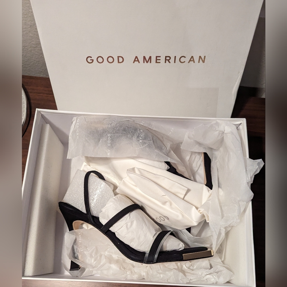 NWT & Box Sz 8.5 good American black suade sandal heels, square toe gold… - Picture 2 of 7